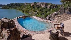 Boutique Luxury: Discovering Unique and High-End Smaller Hotels. 1 Discovering Unique and High End Smaller Hotels